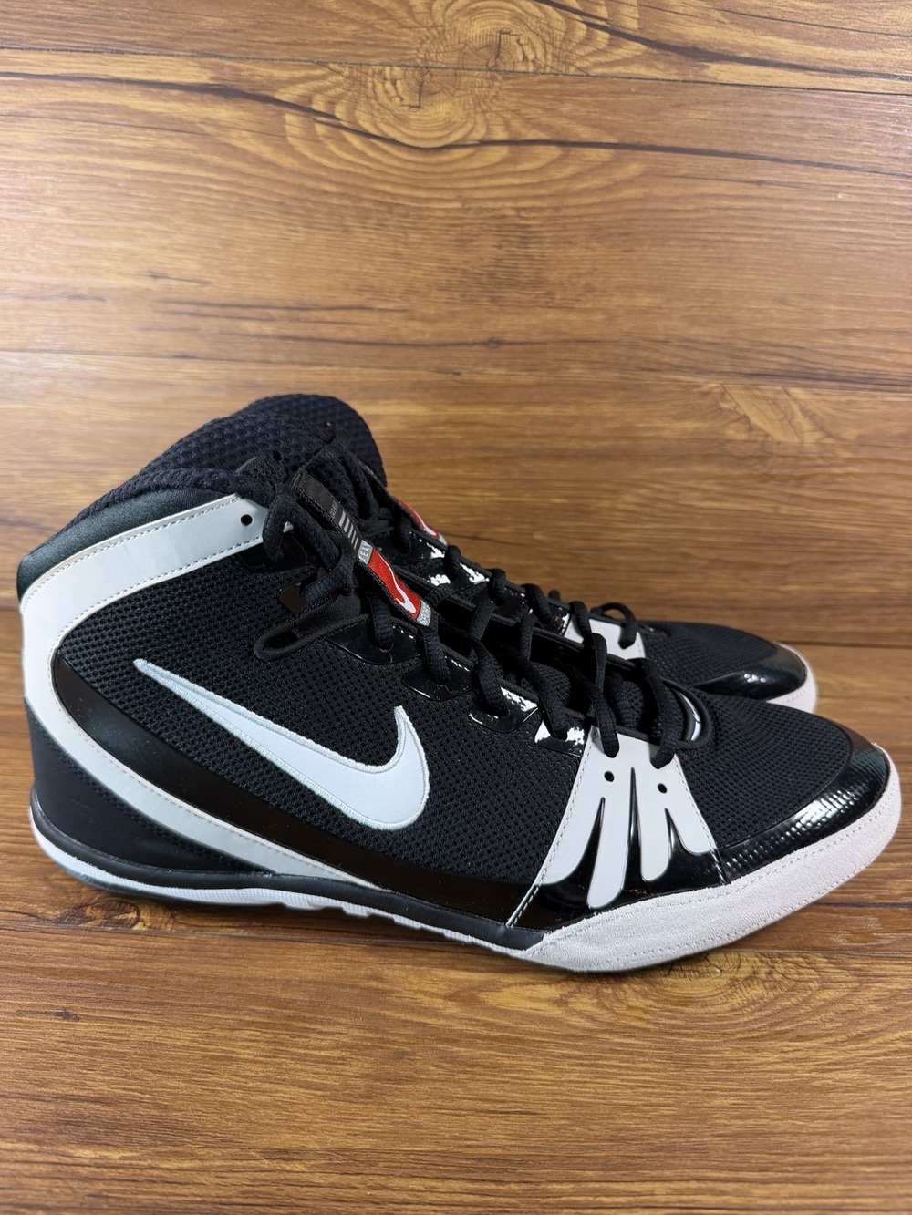 Nike Freek Wrestling Shoes Men’s Size 15 Mid Top Athletic Sneakers